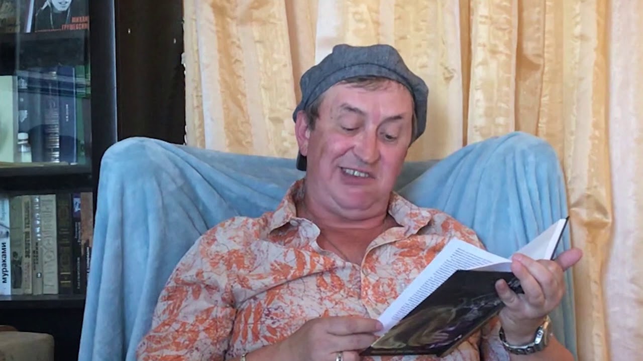 Артист Артем Миллер озвучивает рассказ "Стюардесса по имени Жанна".