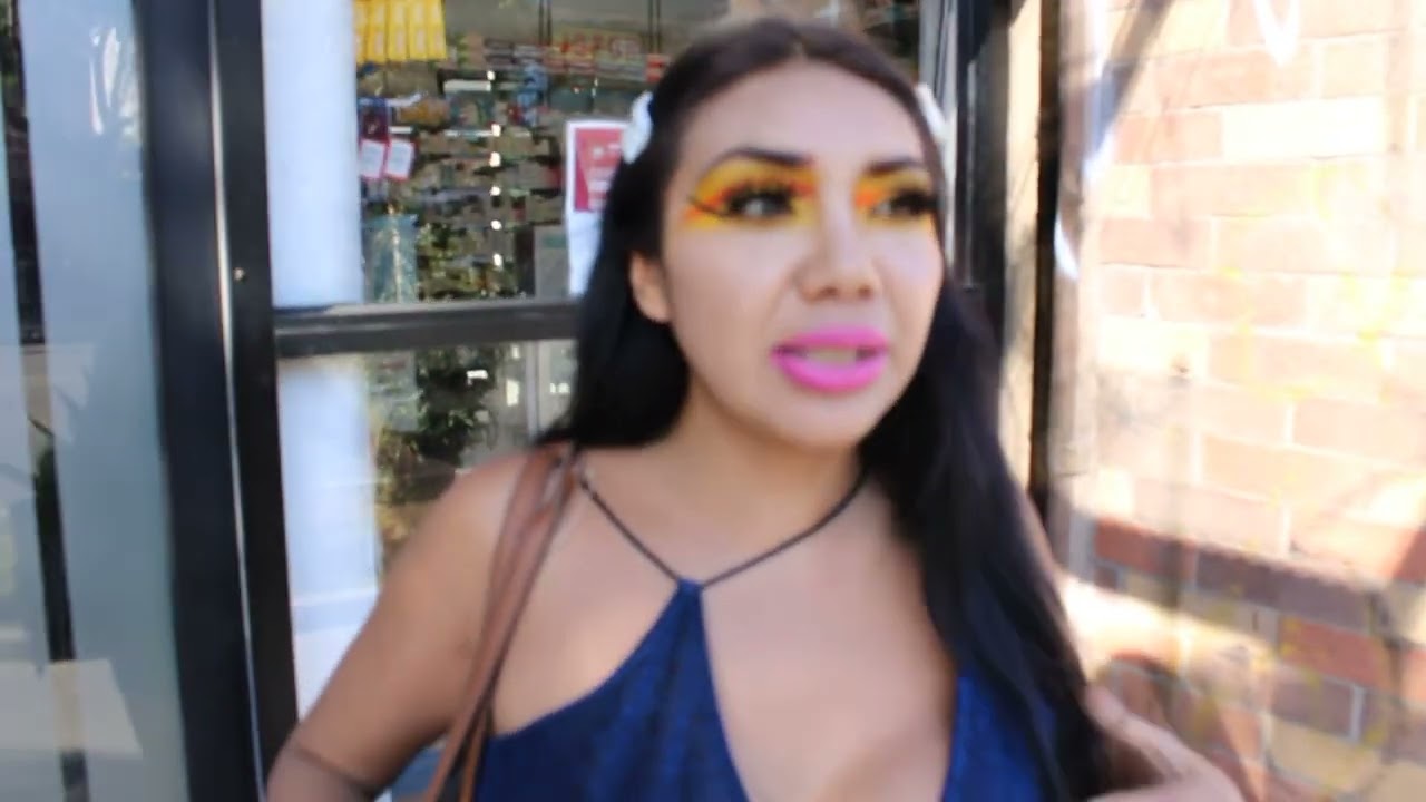 Caminando en la calle Negrete zona centro de TIjuana Baja California :) Doris Yesenia