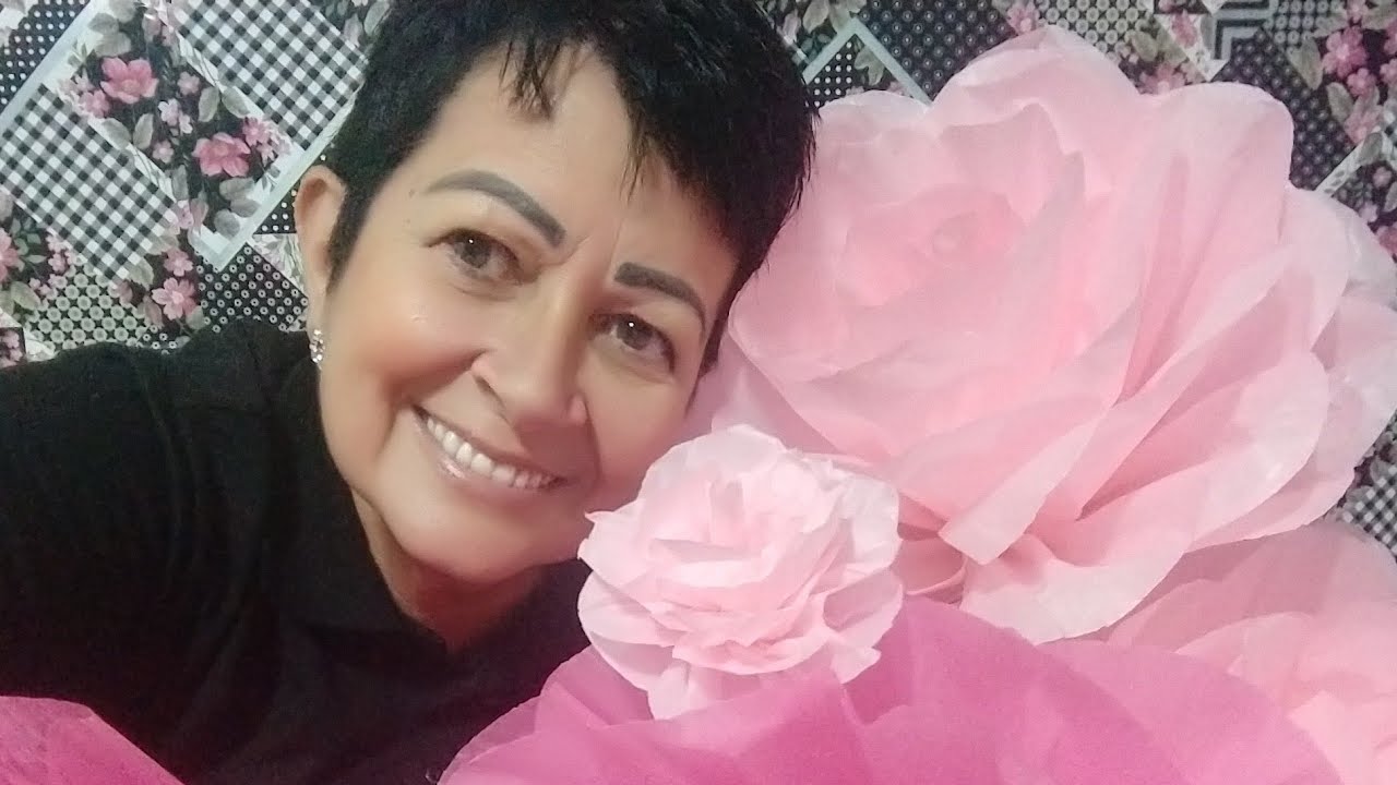 Aula 143 - Flores gigantes em papel de seda tamanhos diferentes.