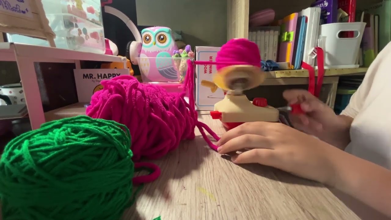 Yeorobun 여러분, Sebelum Crochet, saatnya kita gulung ulang benangnya pakai Wool Winder.