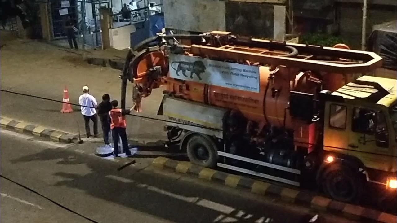 How do Sewer Machines clean road gutters at night Sewer suction and