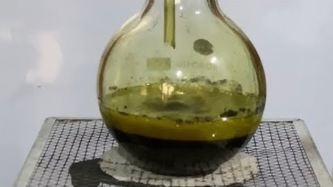 Preparation of Chlorine Gas #chemistry #experiments #fire #green #yellow #reaction #chemical #gas