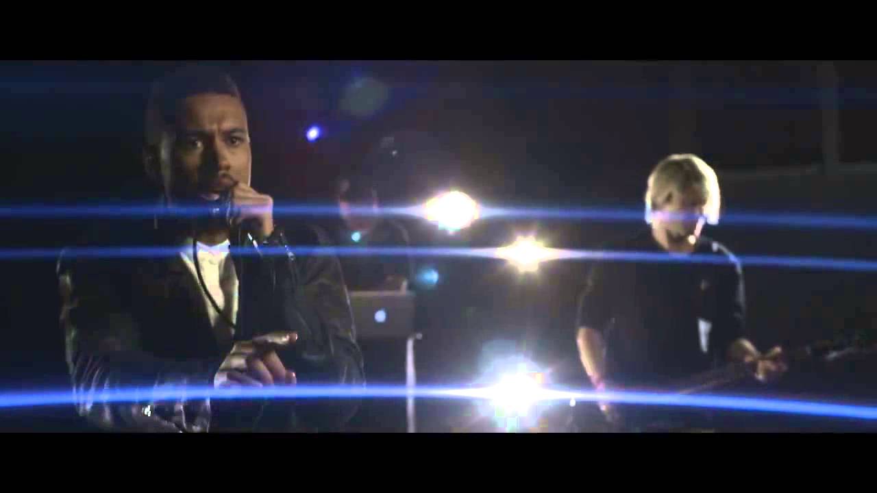 Adesse feat Olson   Eine Minute Live Version