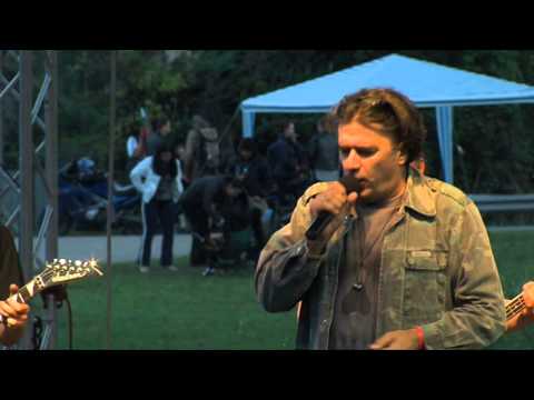 Димитър Аргиров и ЕПИЗОД Да пържим завистливите езици от албума Молете се 