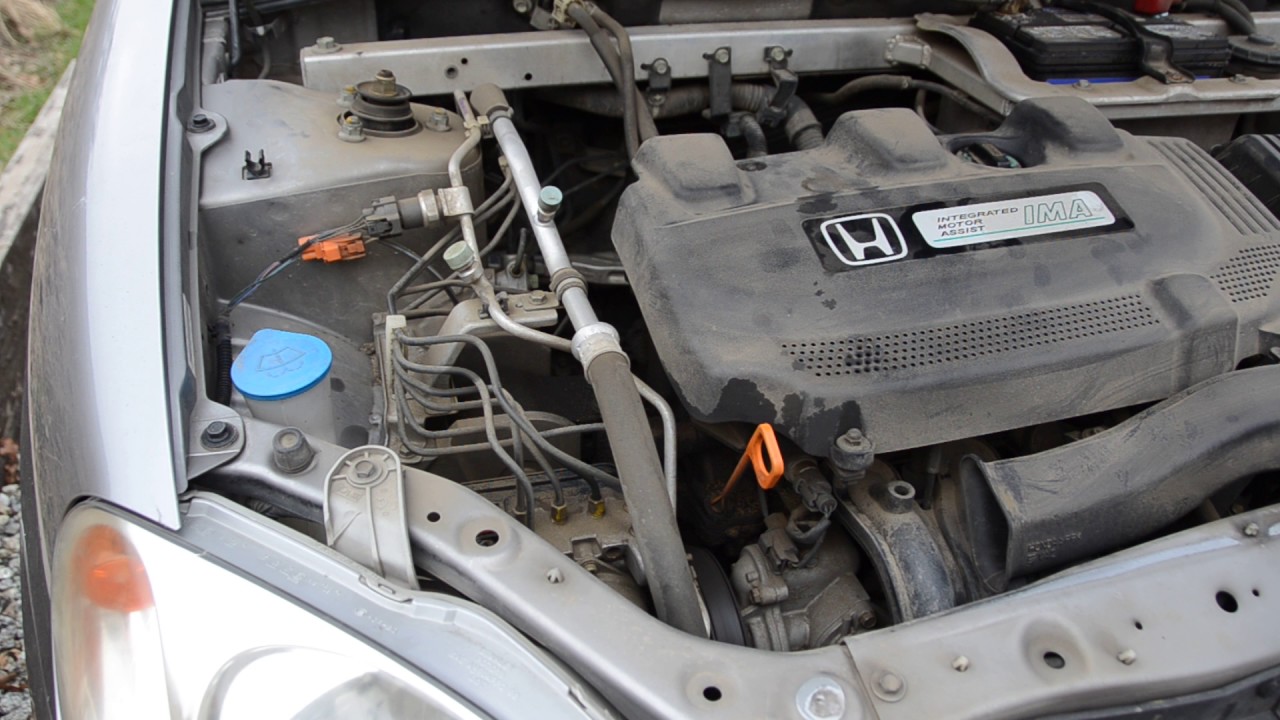 Honda Insight 2001, engine noise (bad idler pulley??) - YouTube