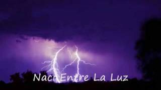 Video thumbnail of "Renato Sanchez Naci Entre La Luz"