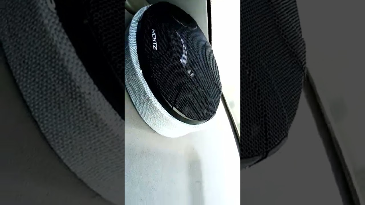 HERTZ DCX 690. 3 играют круто