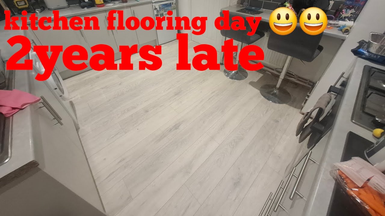 Ламинированный пол на кухне (НАКОНЕЦ-ТО)