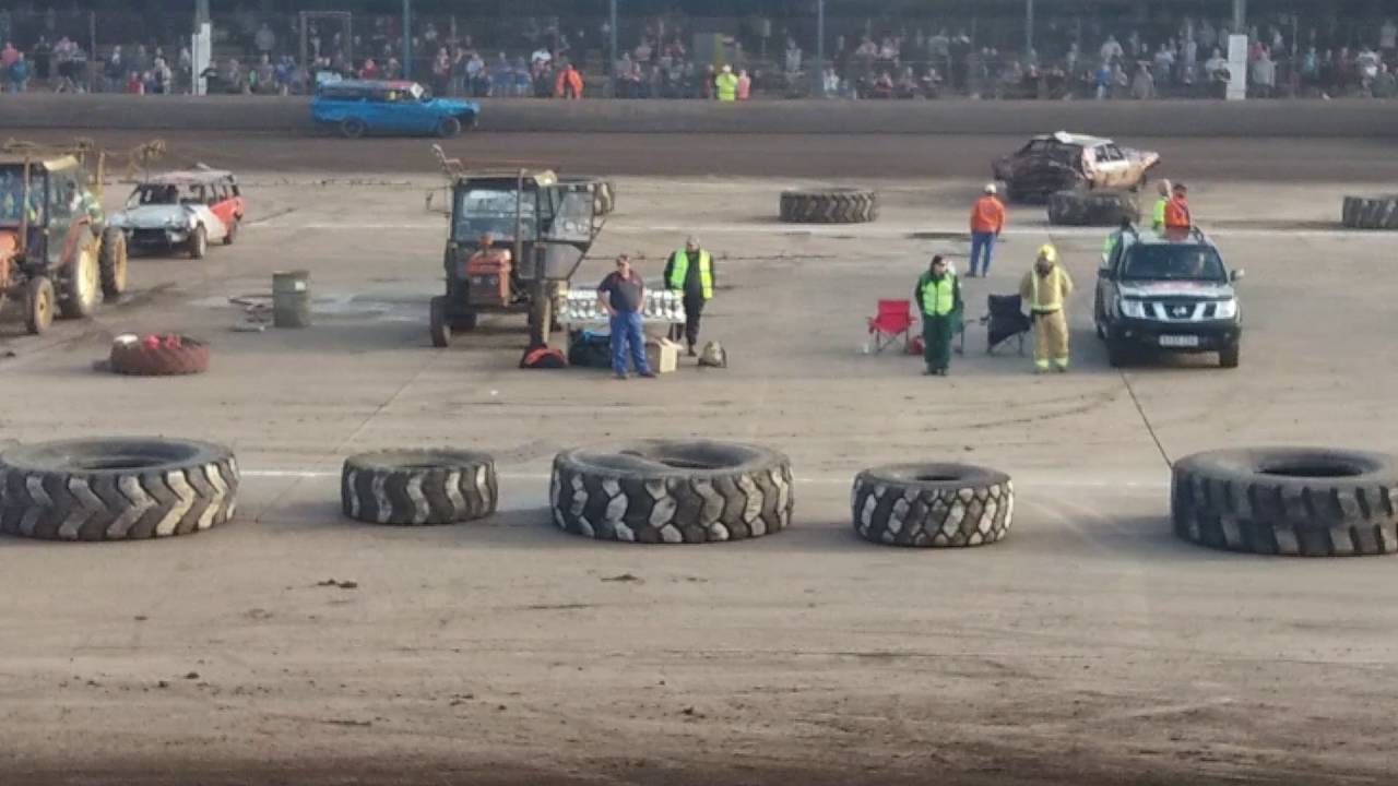 Unlimited banger racing at kings lynn arena YouTube