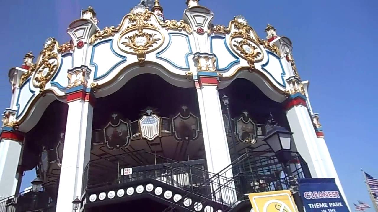 Columbia Carousel New Paint Six Flags Great America Opening Day 2015 5 columbia-carousel-new-paint-six-flags-great-america-opening-day-2015-5