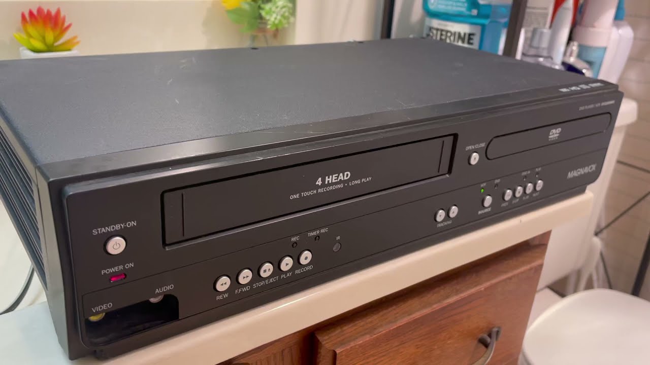 Magnavox DVD Player/VCR VHS COMBO Recorder & Player DV220MW9 A YouTube