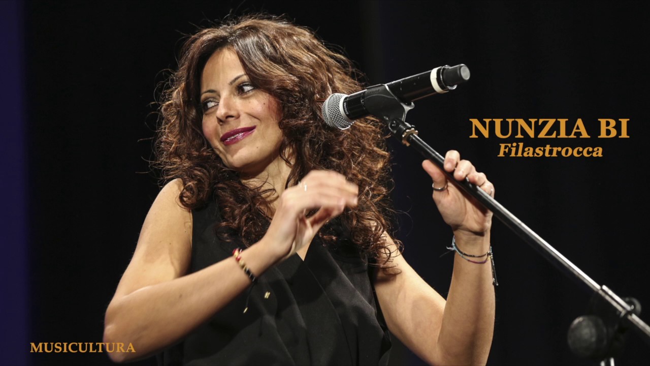 YouTube에서 Nunzia Bi - Filastrocca - Musicultura 2017 보기 YouTube에서 Nunzia Bi - Filastrocca - Musicultura 2017 보기