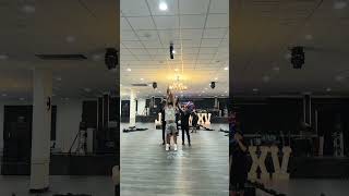 Practicing the baile sorpresa #dancevideo #parati #eventos #fiestas #quinceaños