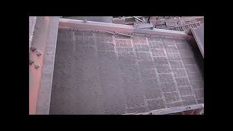 Inclined Vibrating Screen, working principle for material handling #shorts