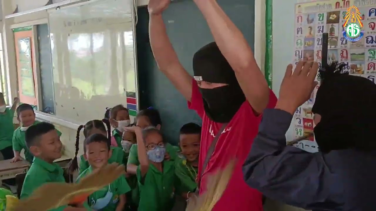 หนี ซ่อน สู้