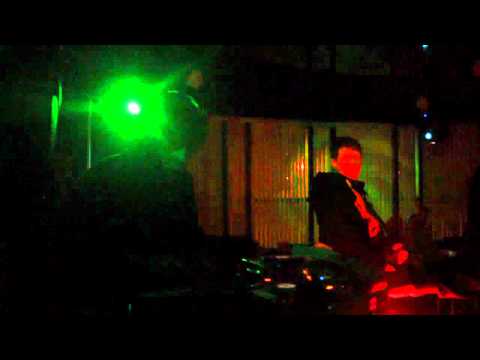 E55electro - guitar and vocal live show (Avicii - Levels (Skrillex Remix))