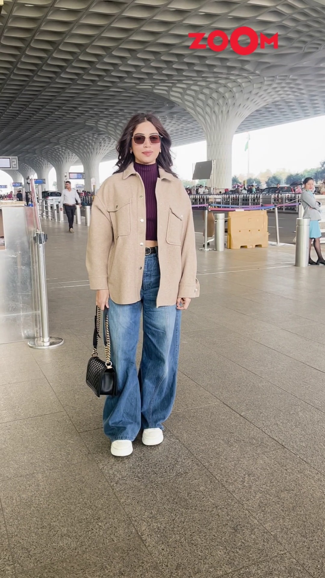Bhumi Pednekar steals the show with her TRENDY airport look ? #bhumipednekar #shorts