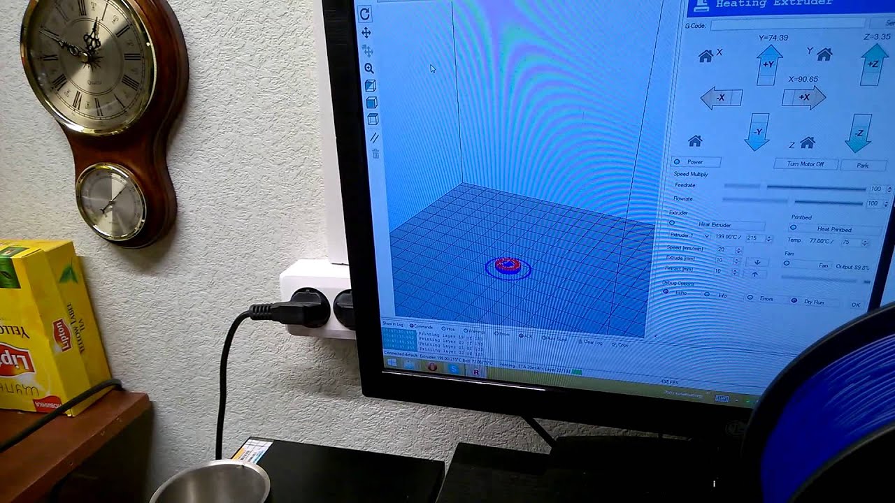 My very first 3D print (testing a new PrintBox3D) - YouTube