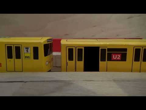 Wooden trains Berlin U-Bahn U1 (with door animation)