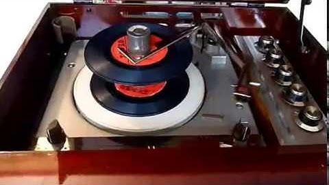 MOTOROLA HF-5 custom STEREO record player playing 45