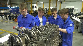 Практиканты — на заводе двигателей «КАМАЗа»