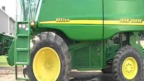 2001 John Deere 9650 STS Combine - Mark Fetterly Farm Retirement Auction - Monroe, MI 3/9/2012