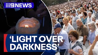 Thousands gathered for the Bondi Beach memorial | 9 News Australia