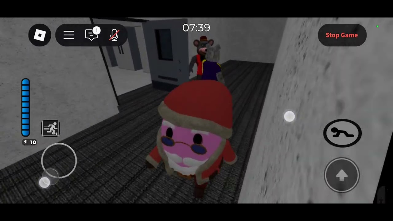 Playing my 5 nights at chuck e cheese's in Piggy build mode