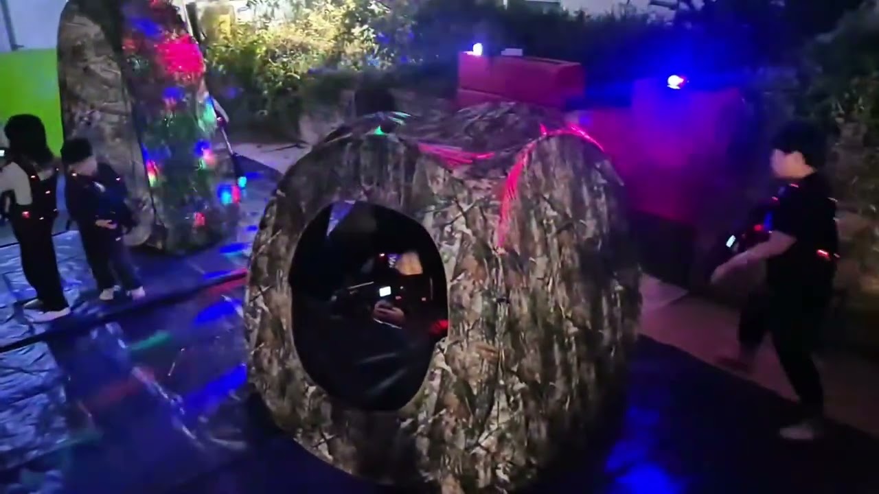 Commercial Outdoor Indoor Gun and Vest Multiplayer Wireless Laser Tag Equipment Game System Set Shoo