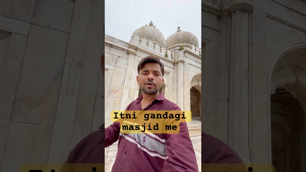 Masjid at zafar mahal Delhi Mehrauli 