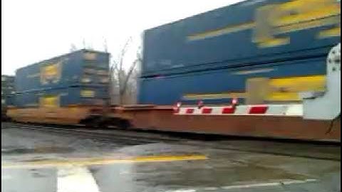 Fast Moving CSX Intermodal Train 1/24/12