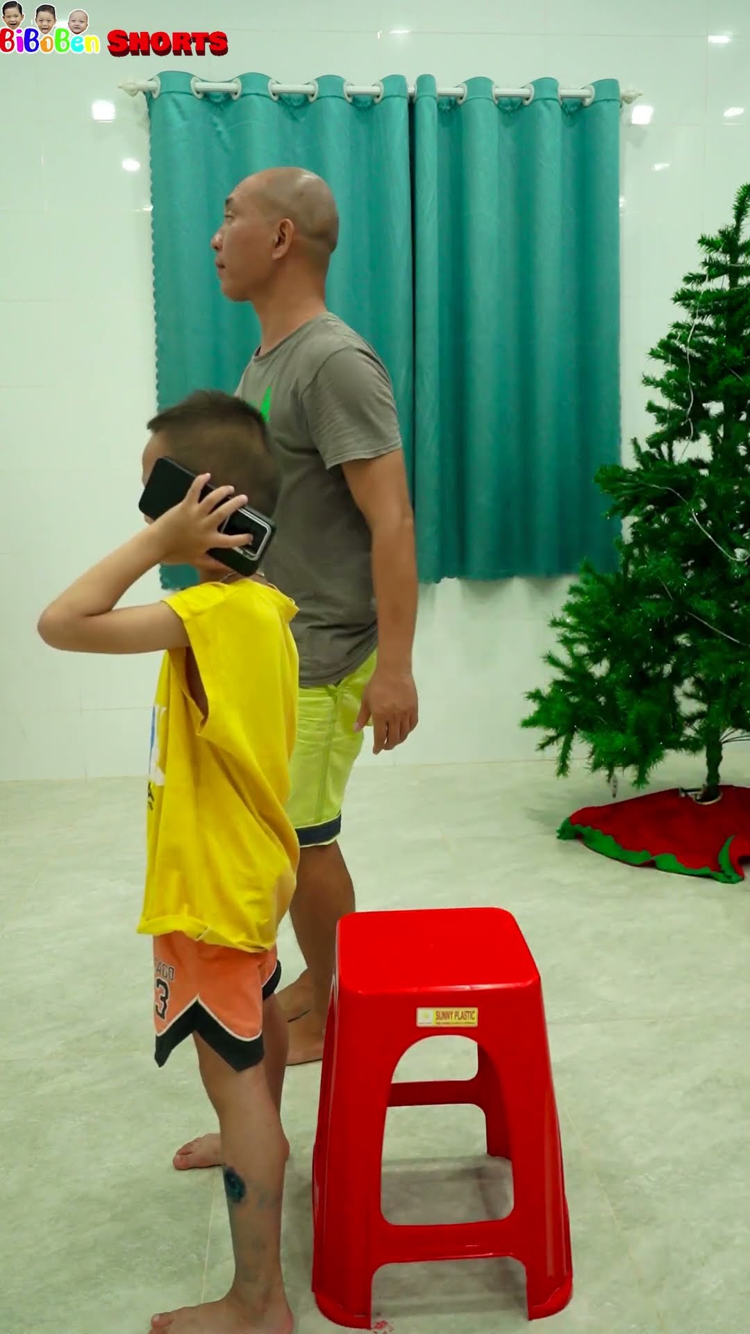 BiBoBen Shorts | Dad saves child from falling | Bài học cuộc sống