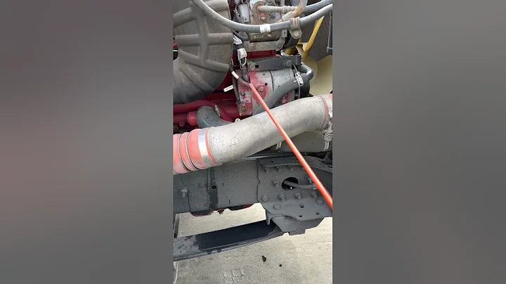 ENGINE COMPARTMENT INSPECTION (Automatic Truck)