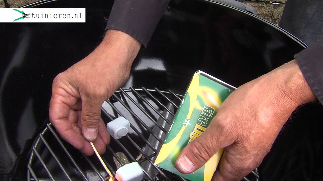 Barbecue aansteken met een brikettenstarter Tuinieren.nl YouTube