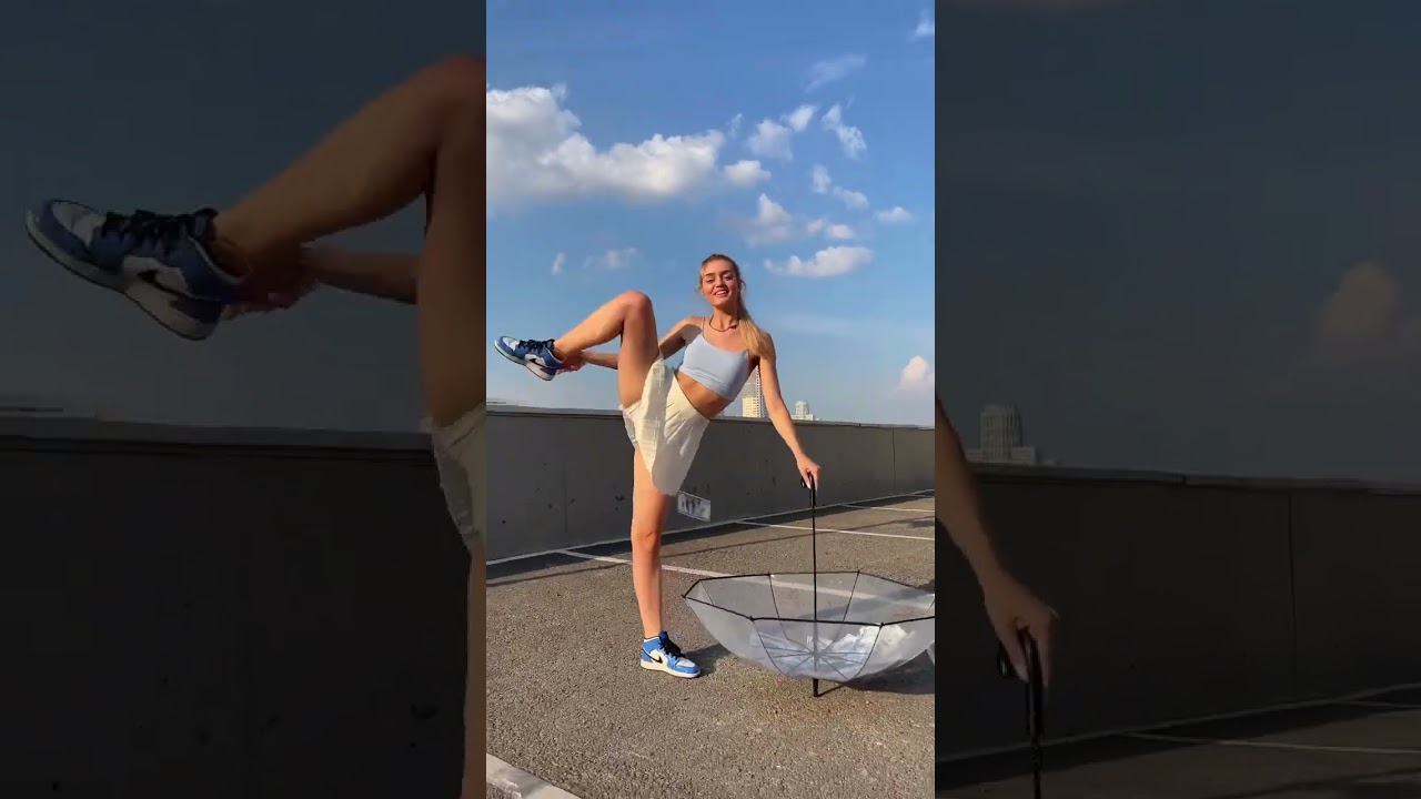 How much money is in the umbrella?😟💶