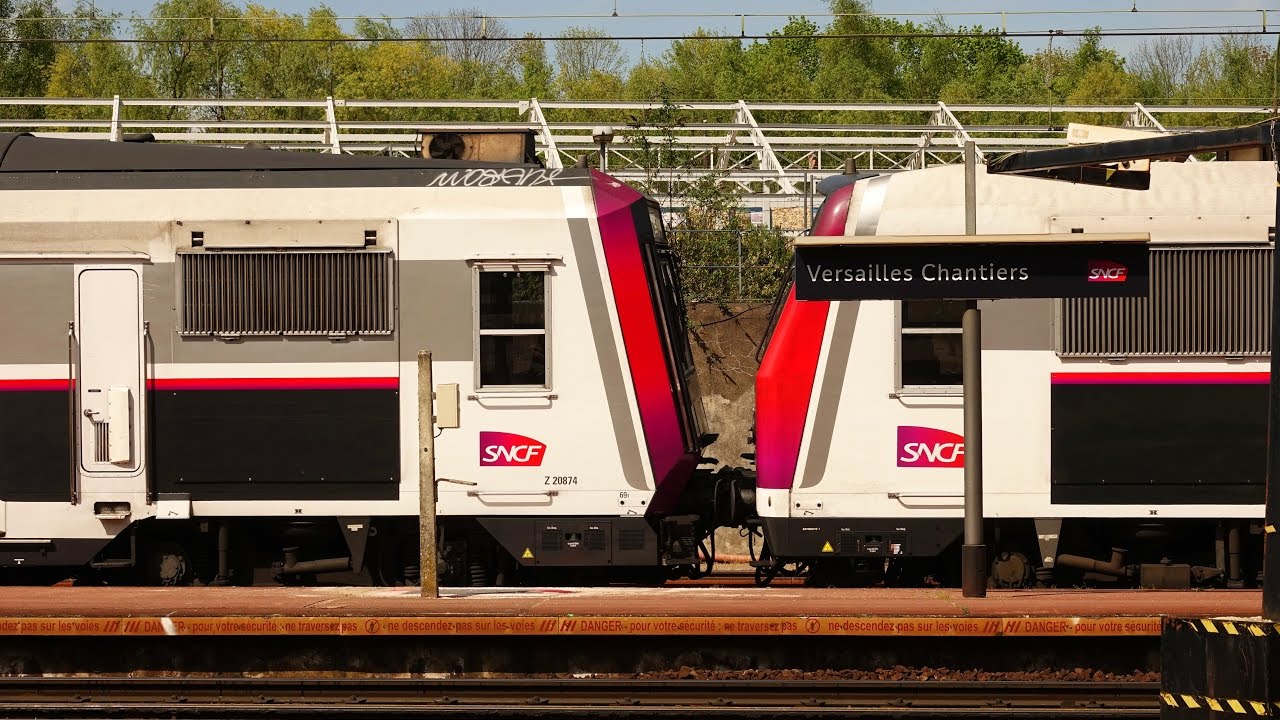 Rail Live 13. Paris Railway. Versailles Chantiers Station. RER C