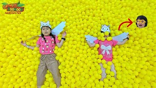 Dikubur Mandi Bola, Main Tantangan Obby di Playground Anak - Giants Ball Pit