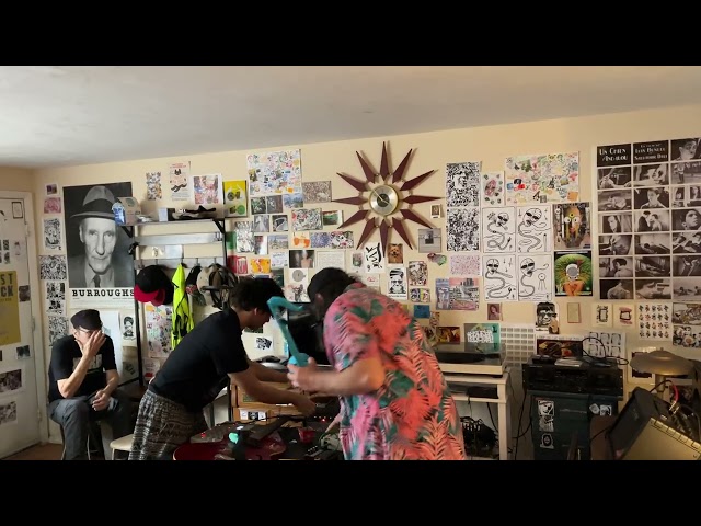 Super Kombucha 64 at Apartment Music 62 - guitar, electronics, Otamatone noise improvisation