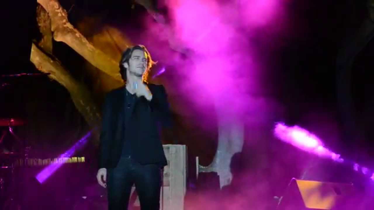 Amaury Vassili Una Parte Di Me [Tarascon] - YouTube