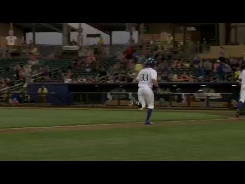 Omaha&rsquo;s Schwindel homers