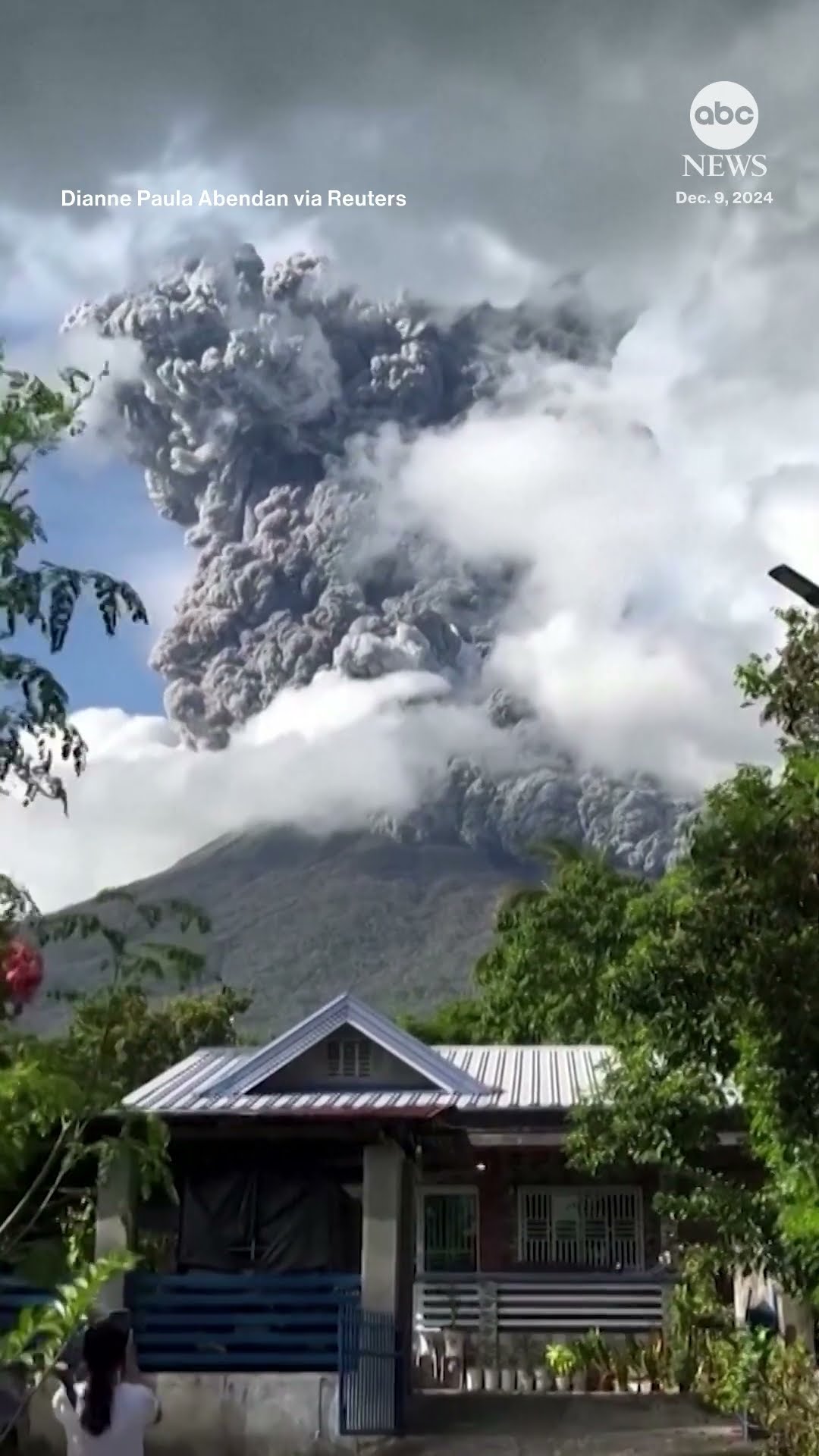 Philippines volcano sends huge ash cloud high into the sky