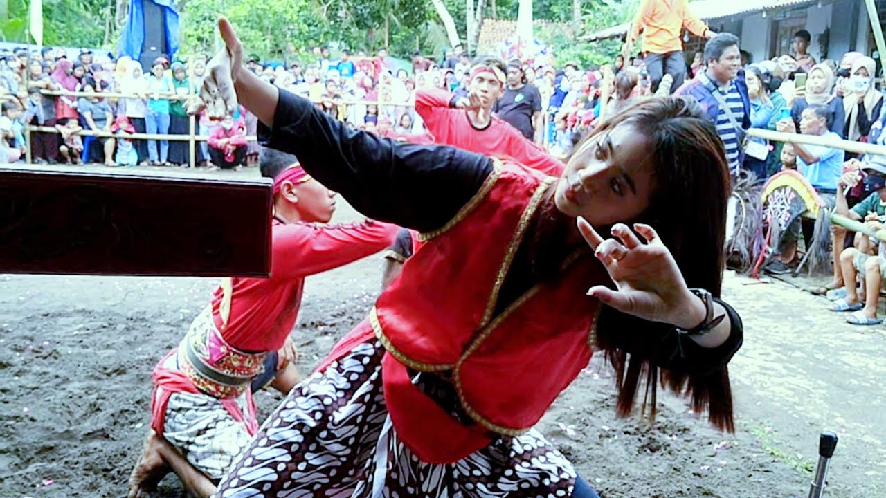 Umu Mletre njaluk lagu Pupur Wuyung