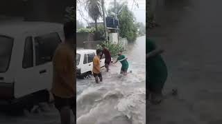 नरसिंहपुर- न्यू नर्मदा विहार कालोनी, गिरिराज स्कूल के सामने भारी बरसात के चलते घरों में भरा पानी-1