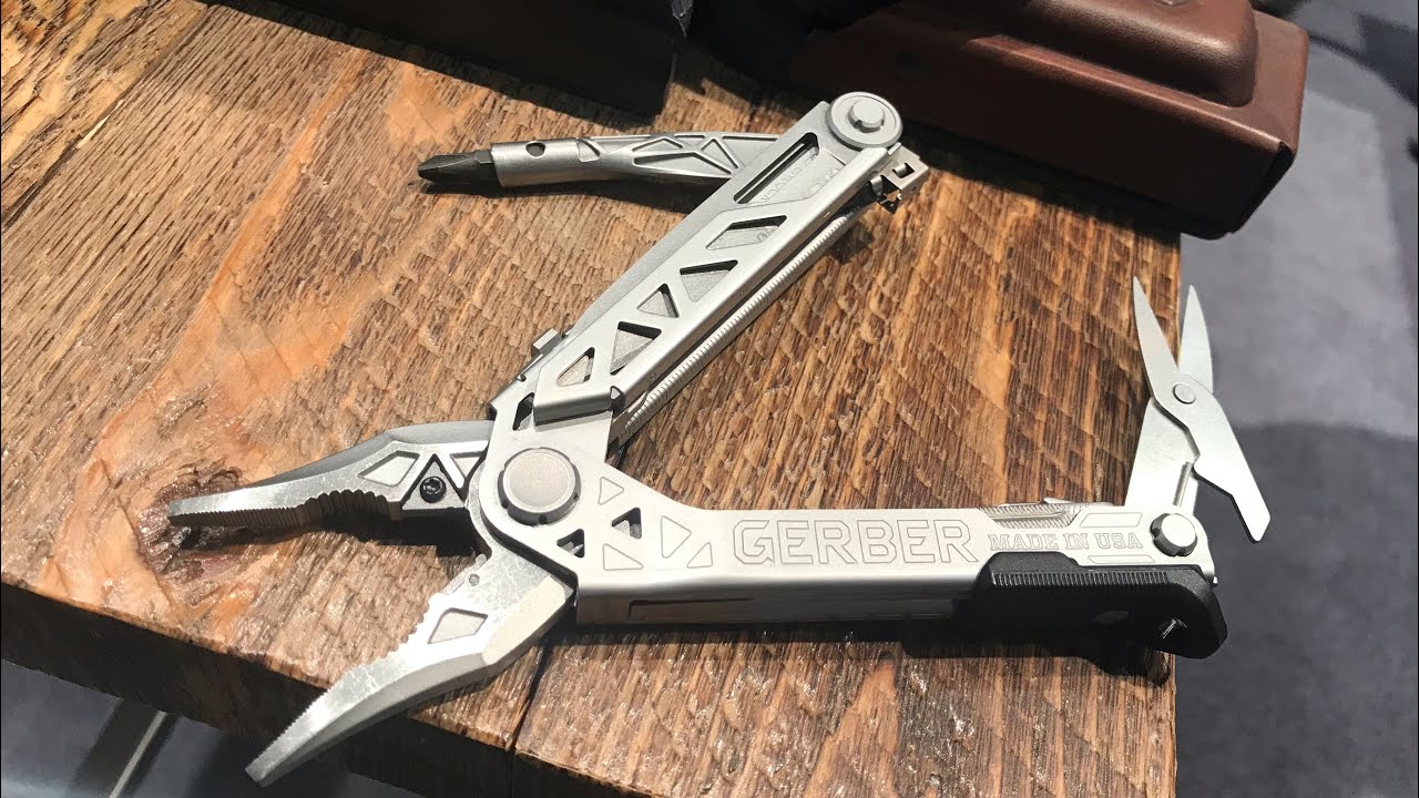 Updated Gerber Center-Drive PLUS: Added some Scissors SWEET Leather Sheath