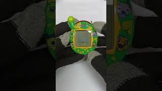 Tamagotchi Green Toys R Us V4 Connection English version V-pet Bandai Authentic