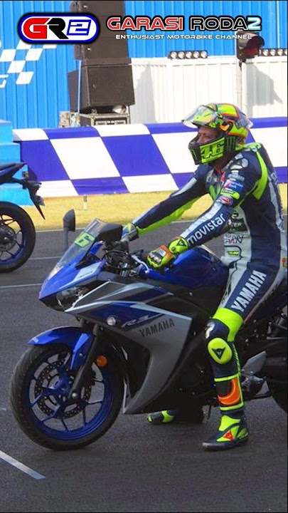 ROSSI KALAH DITIKUNG SMITH !! Rider MotoGP Balapan pake Yamaha R3 #youtubeshorts #shorts #r25