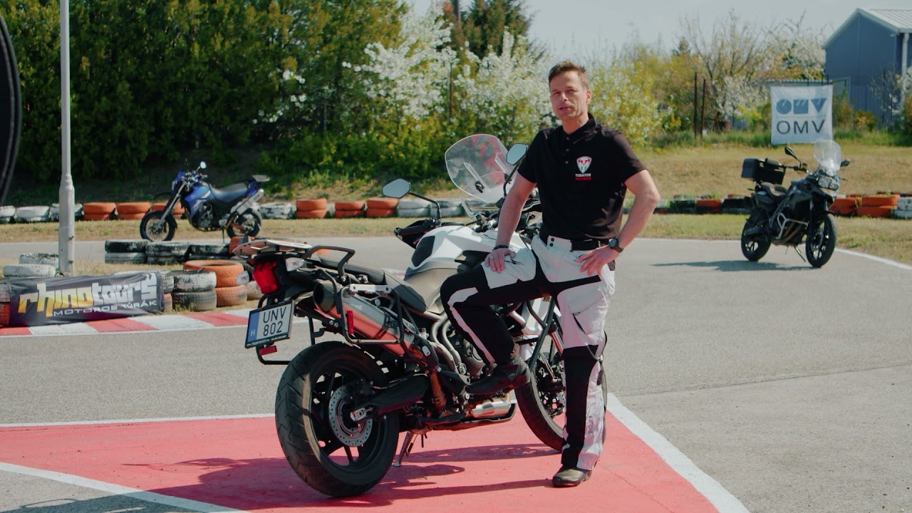 Motordöntés kanyarban I MOTOROZZ TUDATOSAN