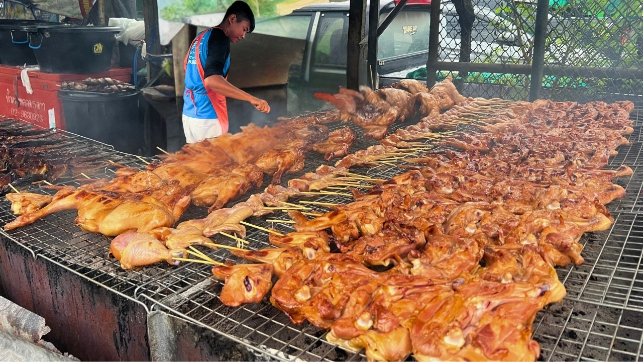 Sold Out in 2 Hours! 300Kg Per Day Chickens and Fish Grilled With Charcoal | Thai Street Food