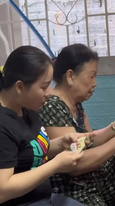 越南老婆母女俩终于团聚了