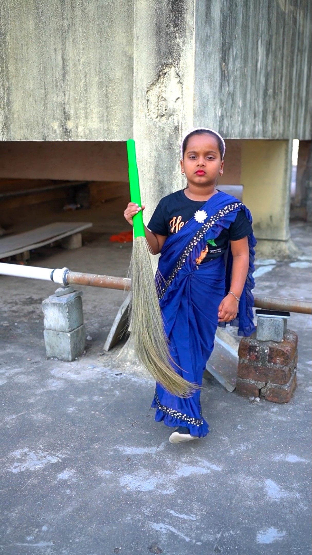 Mummy Jhadu mar do ?? #shorts #funnyshorts #comedyshorts